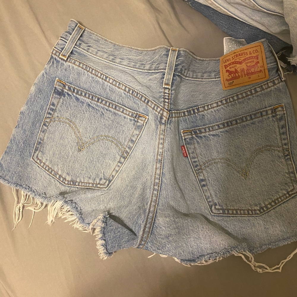 Levi 501 shorts only worn 2 times